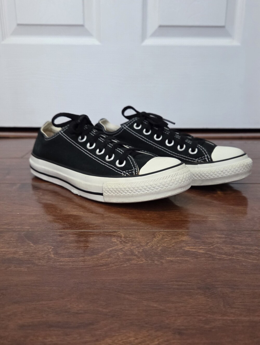 Converse Chuck Taylor All Star Low Top Black Canvas Sneakers Womens 6.5 Mens 4.5 - Picture 2 of 9